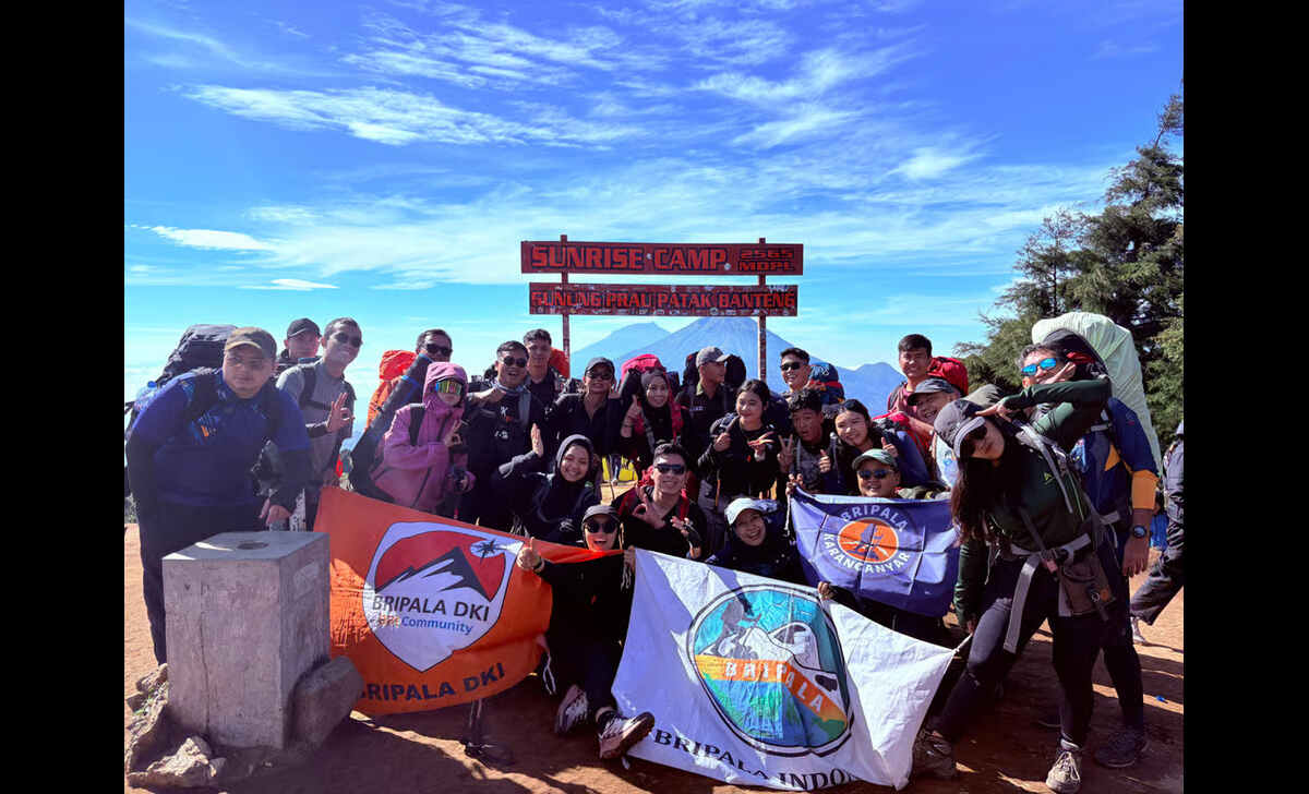 Dari Jakarta ke Dieng: Pendaki BRIPALA DKI Jelajahi Keindahan Gunung Prau