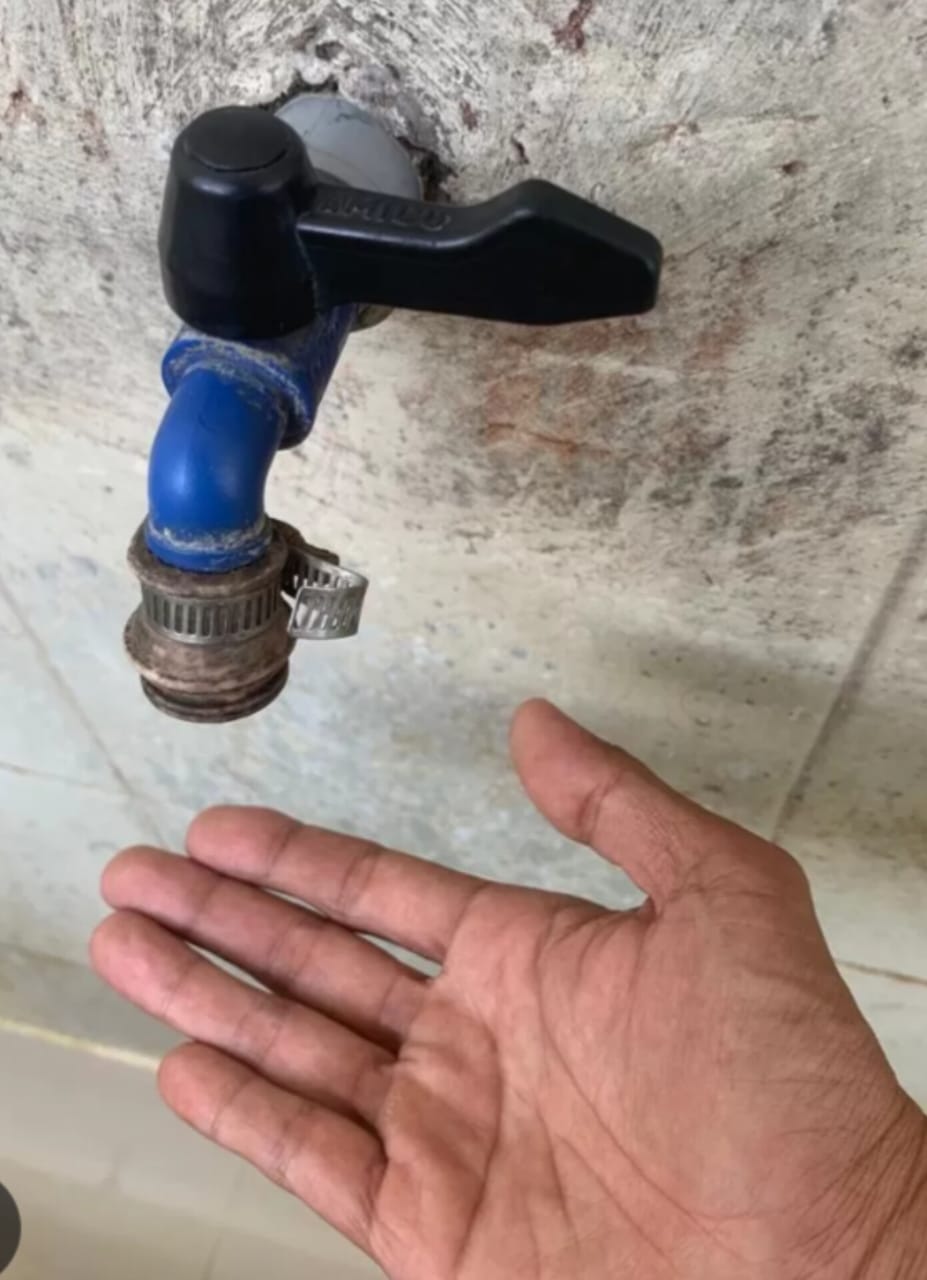 Dua Pekan Pasca Banjir, PDAM Bireuen Masih Mati: Warga Bertahan di Tengah Keterbatasan