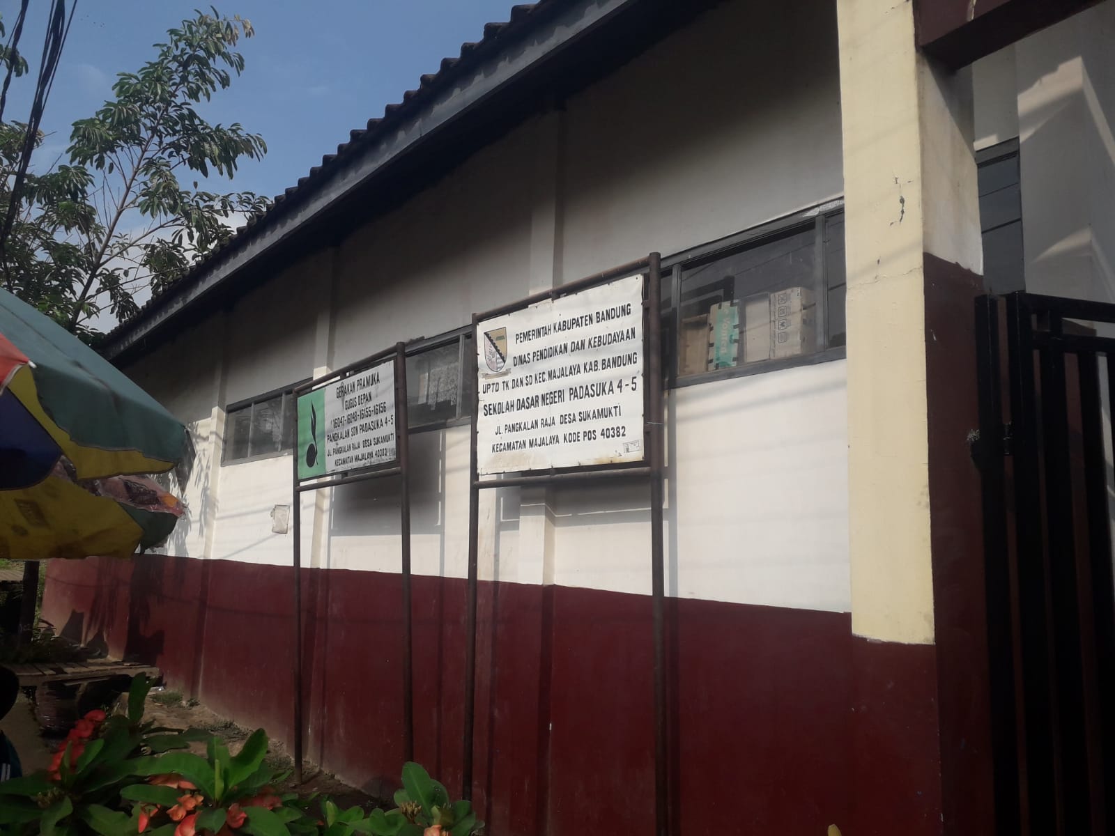 KONDISI MEMPRIHATINKAN SD NEGERI PADASUKA 4-5: Cat Kusam dan Langit-Langit Bolong, Wali Murid Desak Transparansi Dana BOS